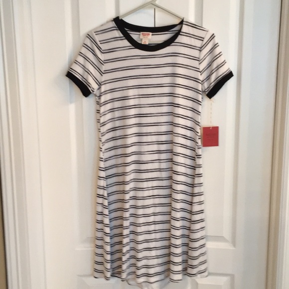 Mossimo Supply Co. Dresses & Skirts - Black/white Mossimo T-shirt dress
